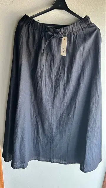 택 포함! BILLA BONG 블랙 플레어 롱 스커트