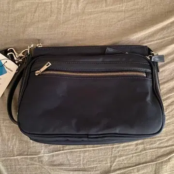 월드 트래블러 네이비 숄더백