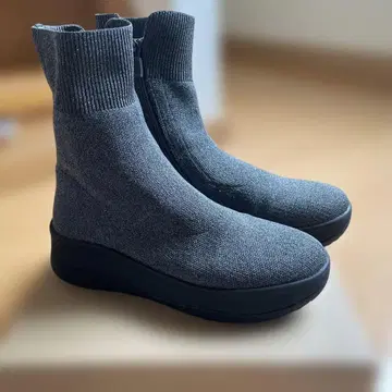 새상품급 fitfit 지퍼 달린 그레이 숏부츠 24 24.5