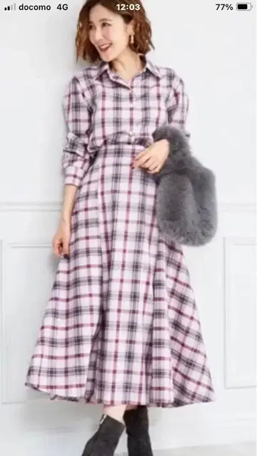 오블리 체크 무늬 셔츠와 스커트 셋업