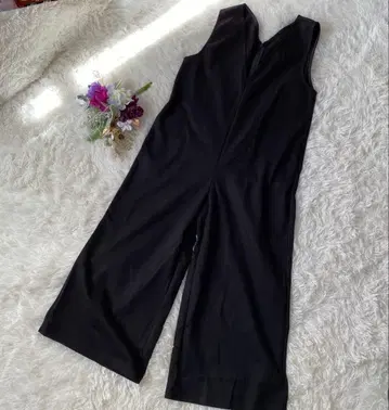 [ JUNOAH ] 블랙 V넥 올인원(M)