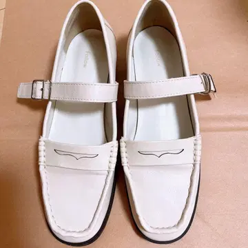 willfully 스트랩 화이트 로퍼