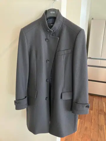 HUGO BOSS 네이비 스탠드 카라 코트 사이즈 46