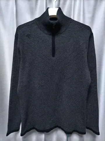 데상트 골프 하프 지퍼 니트 자켓 스웨터 블랙 x 그레이