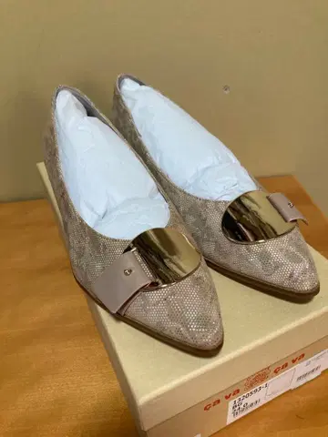 cava cava 가죽 펌프스