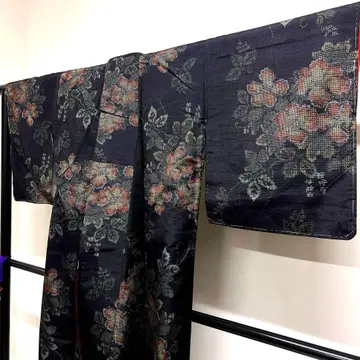 코몬  꽃 무늬 지 블랙 베이스 기모노 113tz