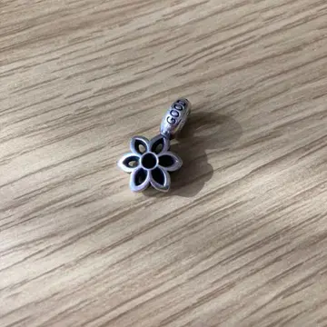 A 로제트 펜던트: Good Art HLYWD