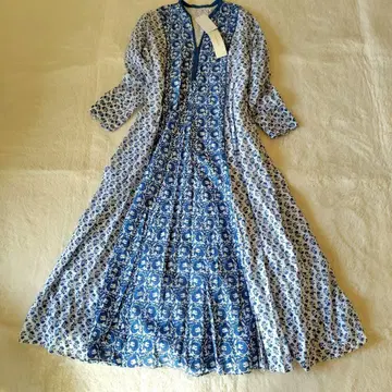 미사용 새상품 택 포함 누키테파 자카드 원피스 M 꽃무늬 올 패턴 블루