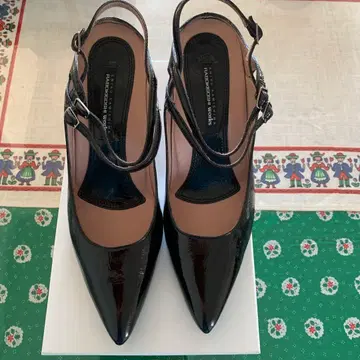 블랙 스틸레토 하이힐