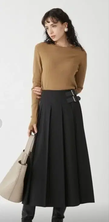 미라 오웬 Mila Owen W 벨트 디자인 플리츠 스커트