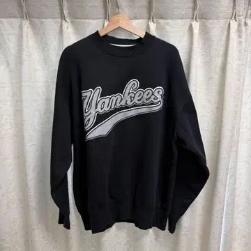 Yankees 블랙 트레이닝복