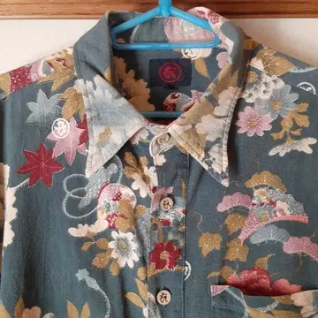 꽃무늬 긴팔 셔츠