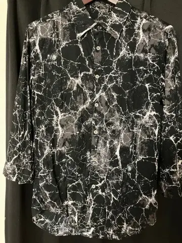 토네이도 마트 패턴 셔츠