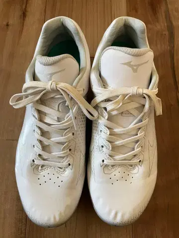 미즈노 화이트 스파이크 야구