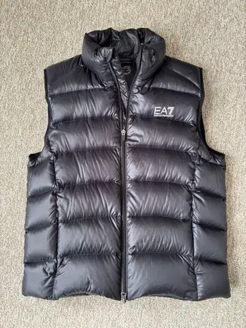 EA7 다운 베스트 사이즈 M