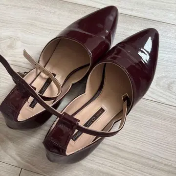 [ 새상품급 ] PELLICO 버건디 에나멜 스틸레토 신발