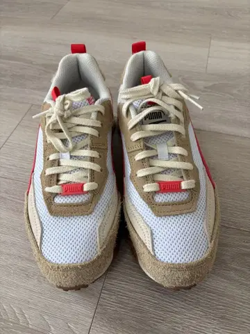 Puma 스니커즈 화이트/베이지/레드