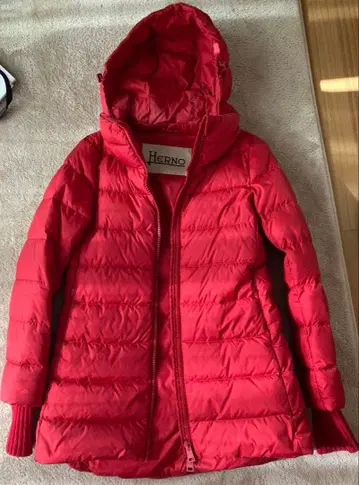 HERNO 빨간색 다운 코트