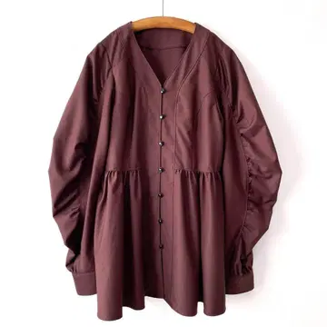 새상품급 SHIPS 배색 스티치 볼륨 개더 슬리브 블라우스 다크 브라운