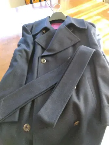 네이비 더블 브레스트 트렌치코트