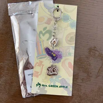 Mrs.GREENAPPLE 미세스 랜덤 참 키링 라일락