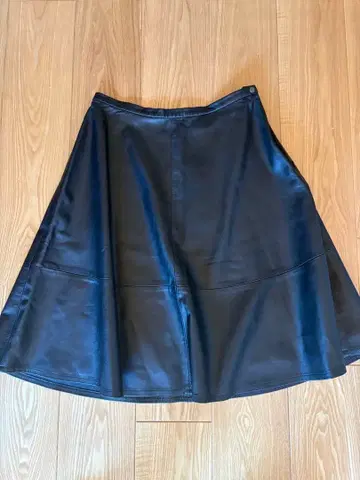 새상품급 네미카 nemika 가죽 스커트 11호