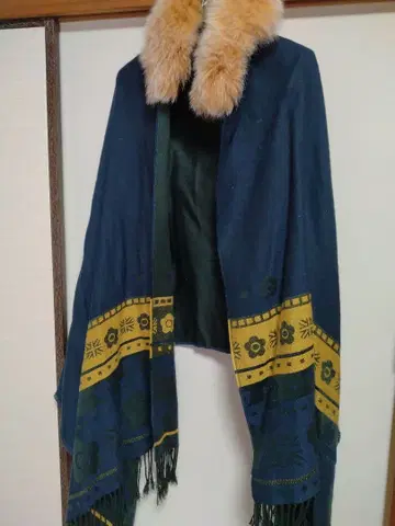 마리콴트 퍼 달린 숄