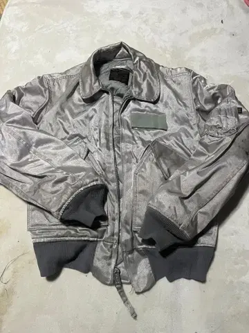 Alpha Industries 타이탄 크로스 MEDIUM