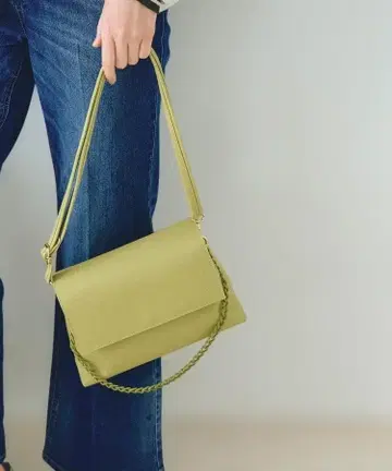 올리브 그린 플랩 숄더백