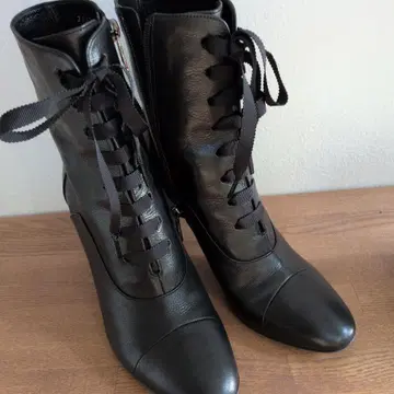 가죽 레이스업 부츠 블랙