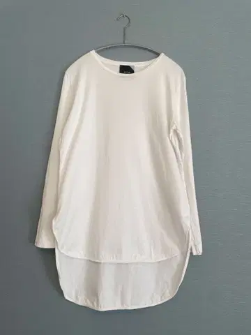 ATON 에이톤 SUVIN 60/2 라운드 헴 롱 슬리브 티셔츠