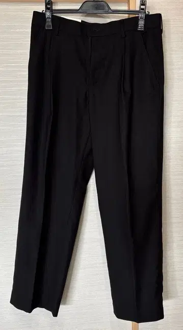 [ 미사용 새상품 ] H&M 레귤러 핏 블랙 남성용 슬랙스