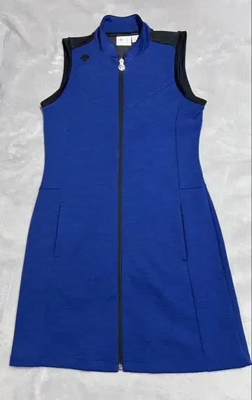 데상트 골프 슬리브리스 원피스