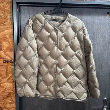 UNIQLO 울트라 라이트 다운 컴팩트 자켓 베이지 사이즈 XL