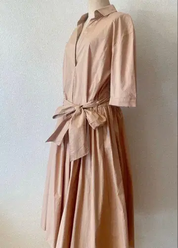 에스트네이션 오쿠사 나오코 벨트 포함 7부 소매 셔츠 원피스 베이지