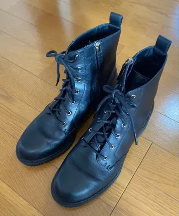 콜한 카메아 레이스업 부츠