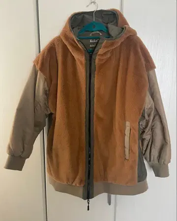 Kakela and Tranquil 플리스 자켓