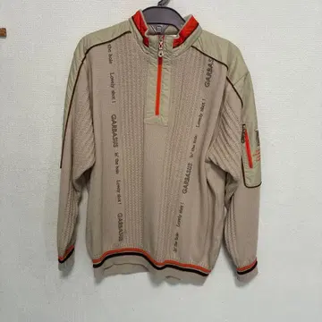 베이지 하프 지퍼 나일론 스웨터