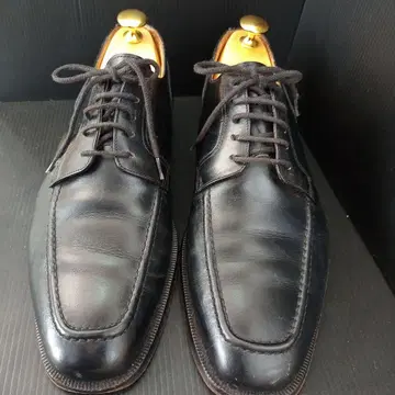 바니스뉴욕 블랙 유팁 가죽 드레스 슈즈