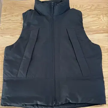 GU 히트 패디드 오버사이즈 베스트 XL 사이즈 남성용 충전솜 블랙