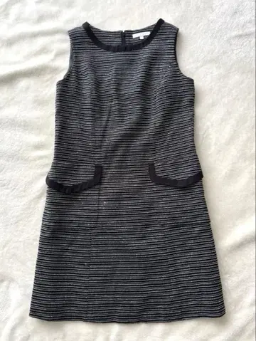 슬리브리스 무릎 기장 원피스 블랙 화이트