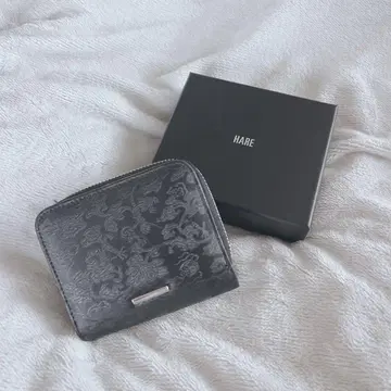 HARE 자카드 지퍼 지갑 블랙