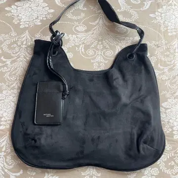 램스킨풍 숄더백 블랙