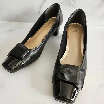 미사용품 RIZ RAFFINEE 펌프스 블랙 리본 디자인 23.5