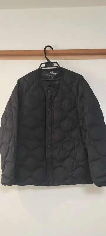 유니클로 x 화이트 마운티니어링 하이브리드 다운 자켓 블랙 L