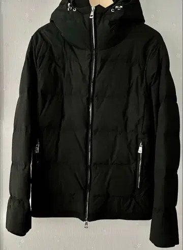 AKM Contemporary 다운 자켓 블랙