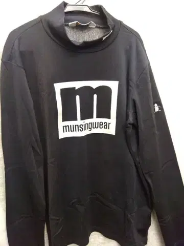 먼싱웨어 모크넥 골프웨어