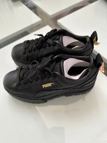 PUMA 블랙스니커 통굽 22.5cm