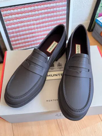 [ 미사용 새상품 ] HUNTER 다크 브라운 로퍼
