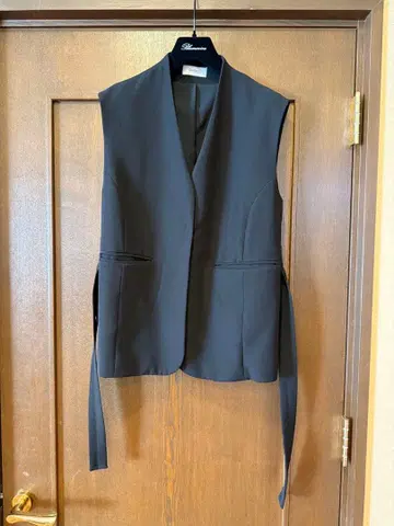 SNIDEL 블랙 베스트